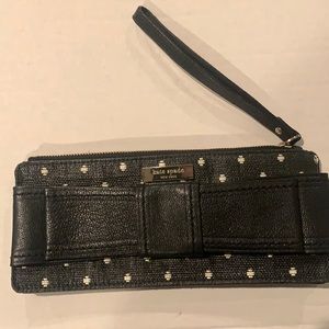 Pristine Kate Spade wristlet